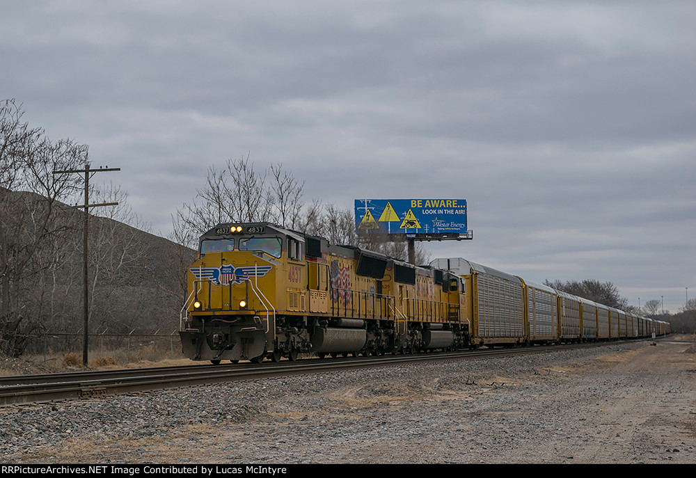 UP 4837 westbound UP loaded autorack train